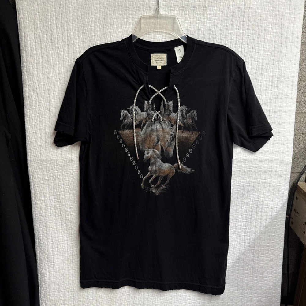 Sterling Silver/925 Fashion Tee Women's Black with Horses Silhouette Size M